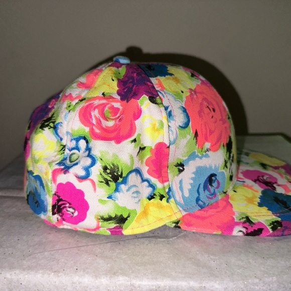 hat - Picture 2 of 5